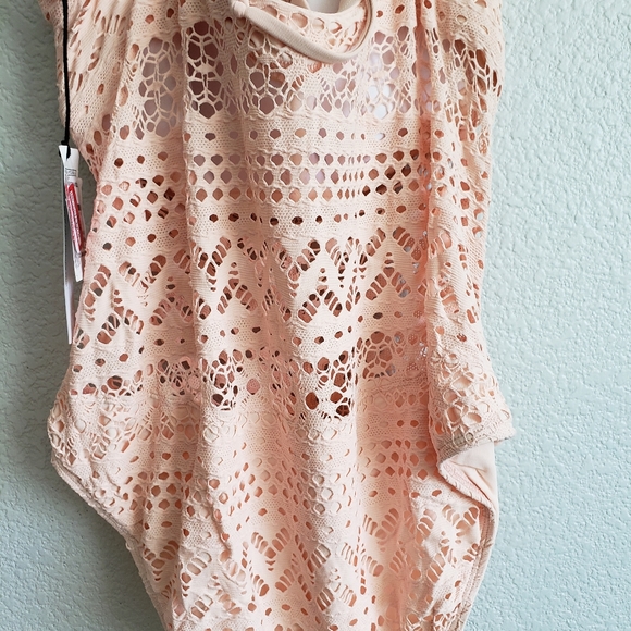 Bathing suit - Picture 3 of 3